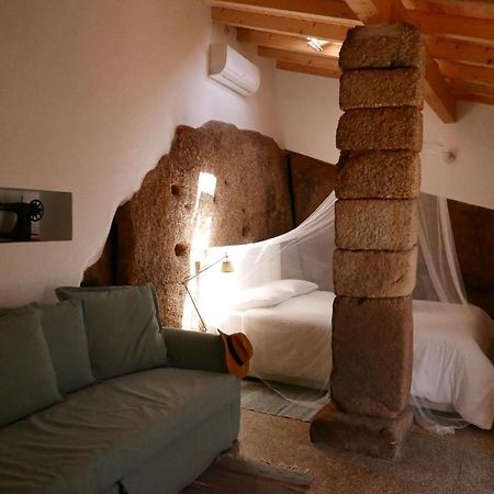 Casa Do Meio Em Quinta De Sao Pedro De Vir-A-Corca 몬산토 외부 사진